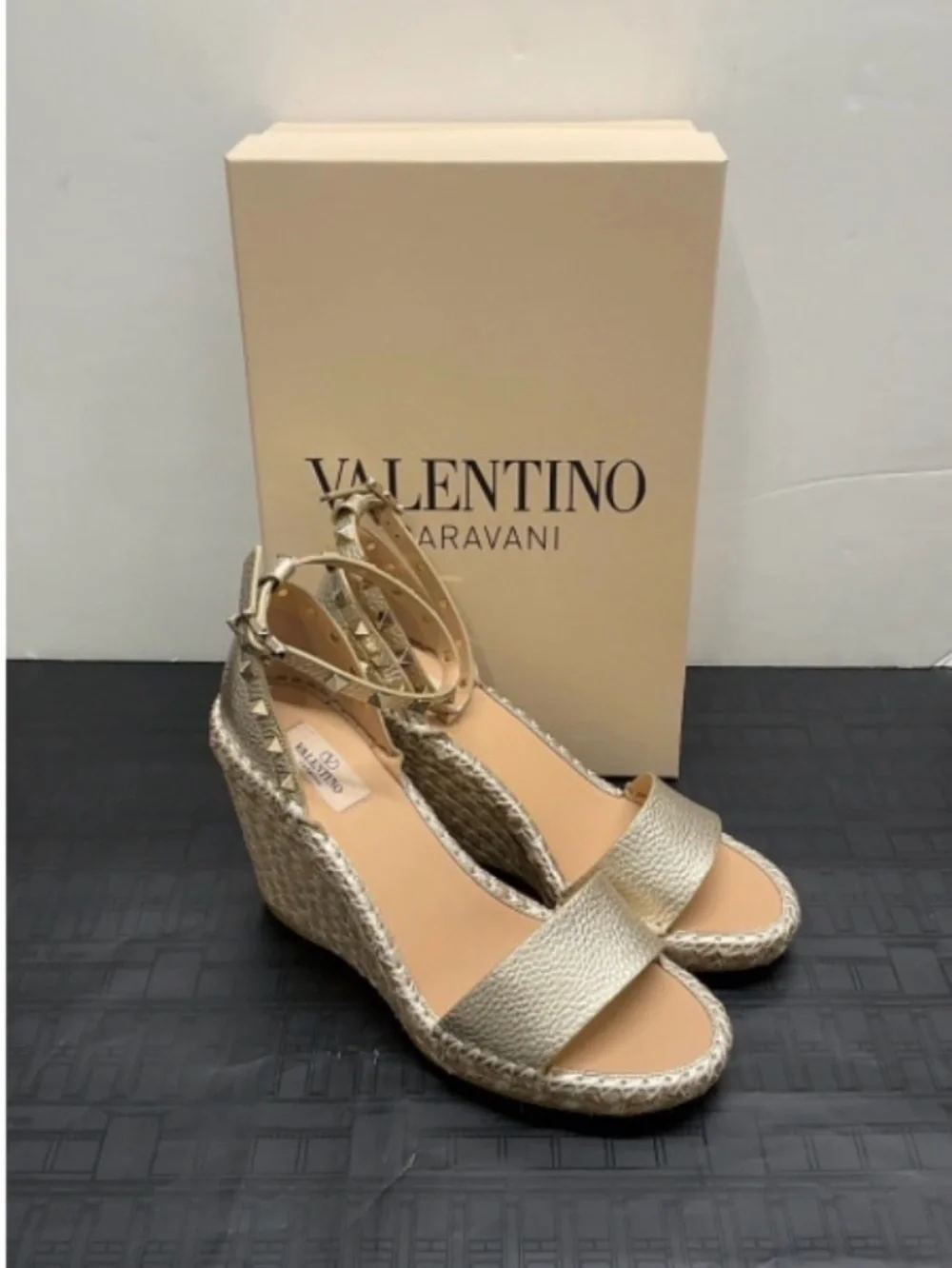 Valentino Garavani Rockstud 105 wedge sandal